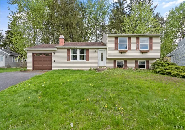 Homes for sale in Clay, NY | 4254 Vine Meadow Rd, Clay, NY 13090 | MLS# S1680109