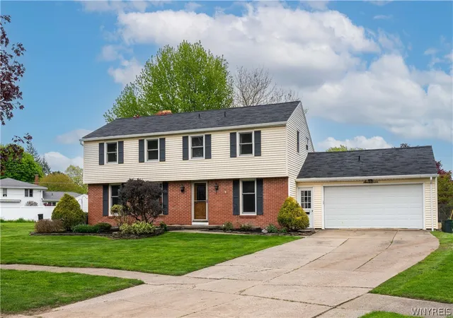 Homes for sale in Amherst, NY | 17 Fox Chapel Ct, Amherst, NY 14221 | MLS# B1680585