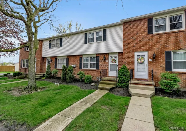 Photo 3 of Sale Pending at 275 Wimbledon Ct, Buffalo, NY 14224 | MLS# B1679742 | Listing updated on 2026-06-29