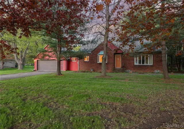2nd image of 501 Lein Rd, Buffalo, NY 14224 | MLS# B1679813