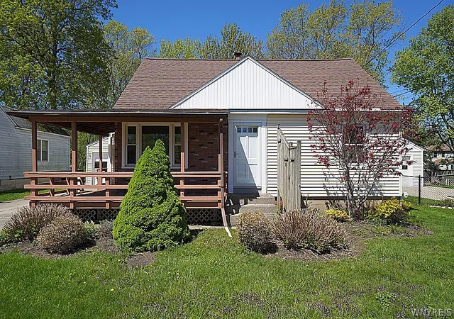Photo 1 of Sale Pending at 5790 Walden Dr, Lake View, NY 14085 | MLS# B1680645 | Listing updated on 2026-05-20