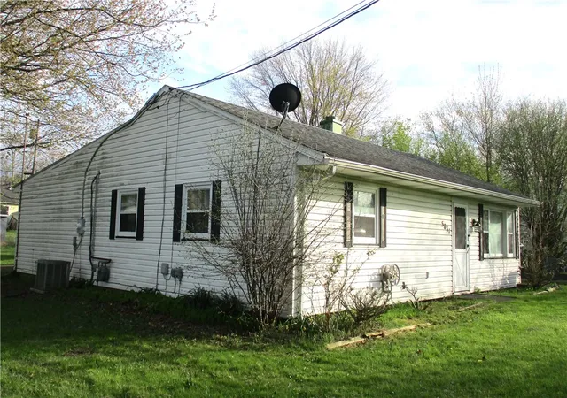 Homes for sale in Canandaigua Town, NY | 5031 North Rd, Canandaigua Town, NY 14424 | MLS# R1680569