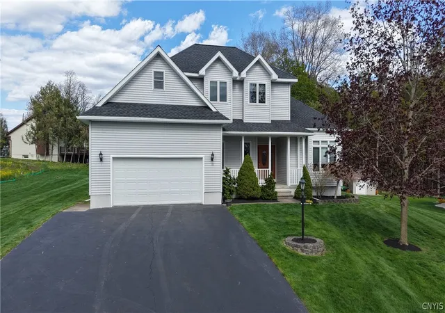 Homes for sale in Whitesboro, NY | 135 Evergreen Ln, Whitesboro, NY 13492 | MLS# S1680702