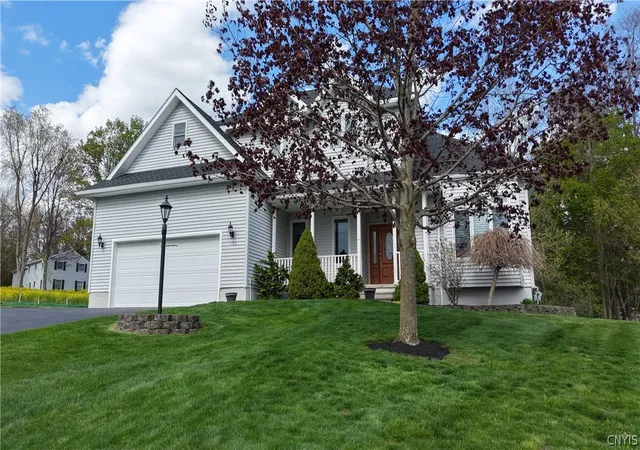Homes for sale in Whitesboro, NY | 135 Evergreen Ln, Whitesboro, NY 13492 | MLS# S1680702