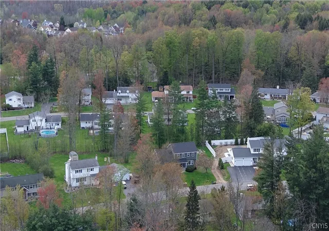 Homes for sale in Whitesboro, NY | 135 Evergreen Ln, Whitesboro, NY 13492 | MLS# S1680702