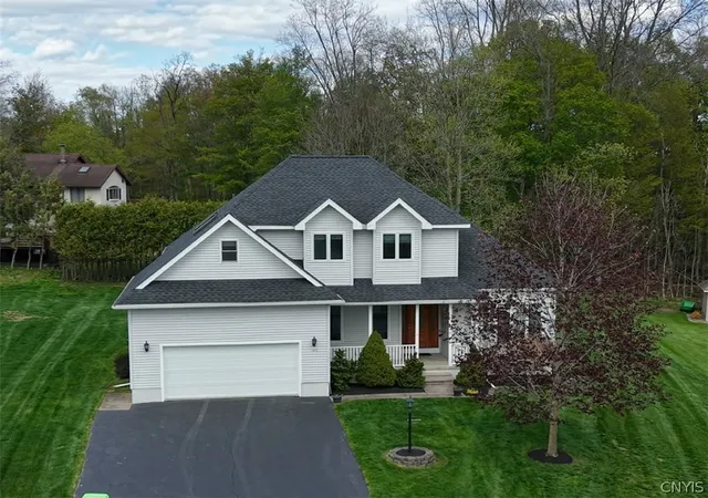 Homes for sale in Whitesboro, NY | 135 Evergreen Ln, Whitesboro, NY 13492 | MLS# S1680702