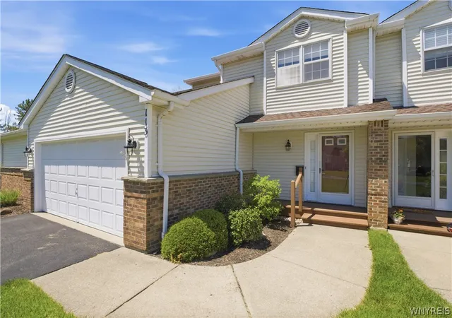 2nd image of 113 Southwick Dr, Orchard Park, NY 14127 | MLS# B1680502