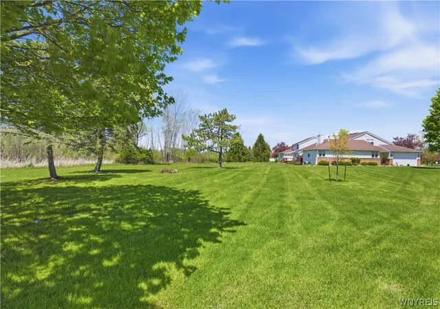 5th image of 113 Southwick Dr, Orchard Park, NY 14127 | MLS# B1680502