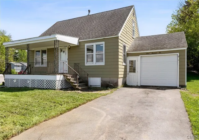 Homes for sale in Salina, NY | 302 Hinsdale Rd, Salina, NY 13211 | MLS# S1676583