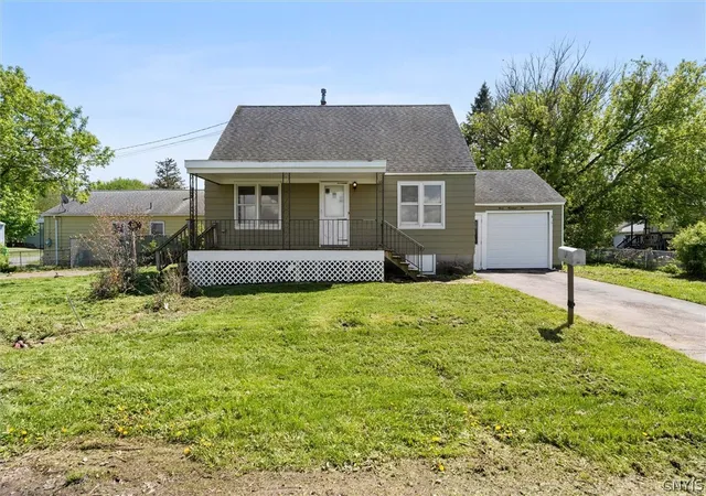 Homes for sale in Salina, NY | 302 Hinsdale Rd, Salina, NY 13211 | MLS# S1676583