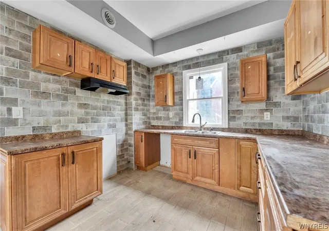 Homes for sale in Buffalo, NY | 33 Lafayette Ave, Buffalo, NY 14213 | MLS# B1680800