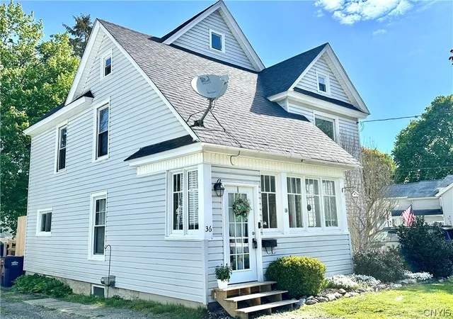 Homes for sale in German Flatts, NY | 36 Charles St, German Flatts, NY 13357 | MLS# S1680799