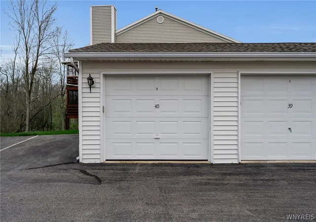 2nd image of 78 Olde Stone Ln, Lancaster, NY 14086 | MLS# B1680088