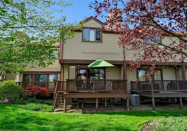 Homes for sale in Amherst, NY | 252 Old Meadow Dr, Amherst, NY 14051 | MLS# B1680496