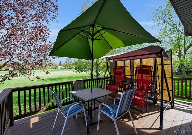 Homes for sale in Amherst, NY | 252 Old Meadow Dr, Amherst, NY 14051 | MLS# B1680496