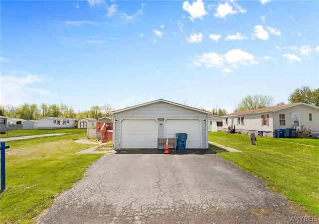 Homes for sale in Newfane, NY | 6266 Bayview Station, Newfane, NY 14108 | MLS# B1680579