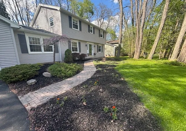 2nd image of 11 Shadowmoor Dr, Fairport, NY 14450 | MLS# R1679631