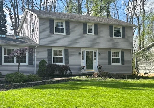 3rd image of 11 Shadowmoor Dr, Fairport, NY 14450 | MLS# R1679631