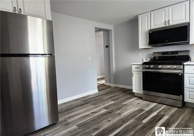 4th image of 5347 Lake Ave, Orchard Park, NY 14127 | MLS# R1680642
