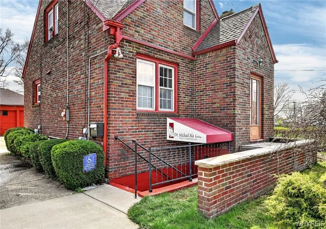 48th image of 841 Cleveland Dr, Buffalo, NY 14225 | MLS# B1680938