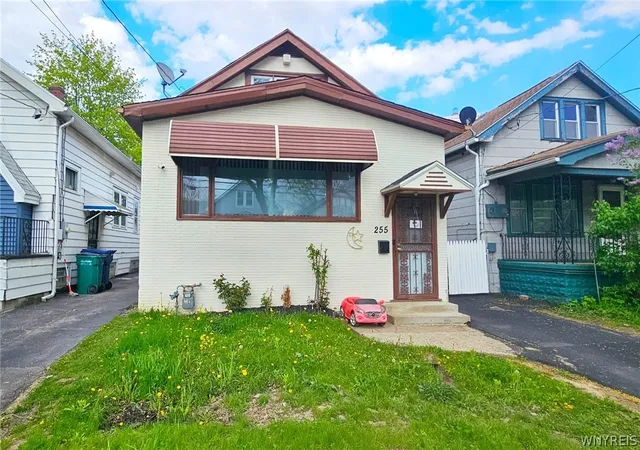 Homes for sale in Buffalo, NY | 255 Hazelwood Ave, Buffalo, NY 14215 | MLS# B1680958