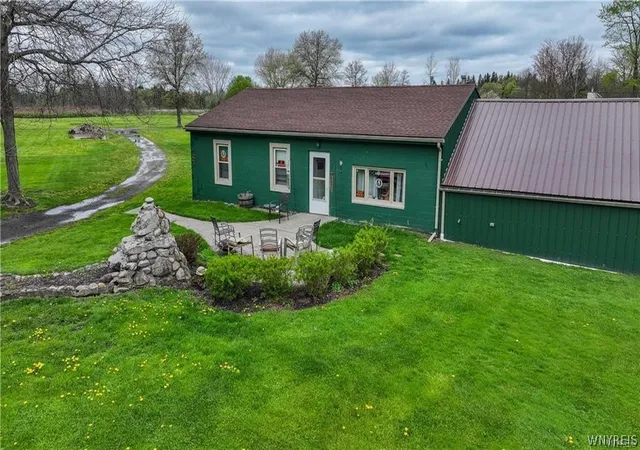 Homes for sale in Hamburg, NY | 2572 Lakeview Rd, Hamburg, NY 14085 | MLS# B1680164