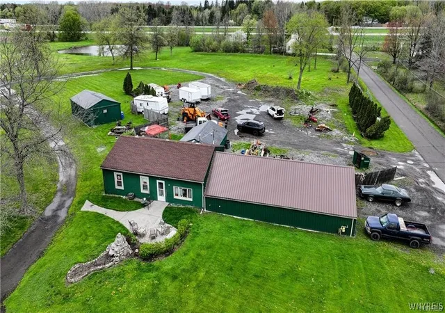 Homes for sale in Hamburg, NY | 2572 Lakeview Rd, Hamburg, NY 14085 | MLS# B1680164