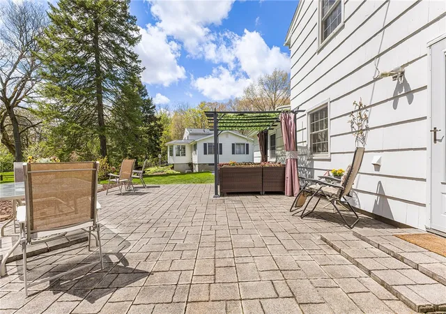 Homes for sale in Penfield, NY | 142 Wedgewood Dr, Penfield, NY 14526 | MLS# R1677143