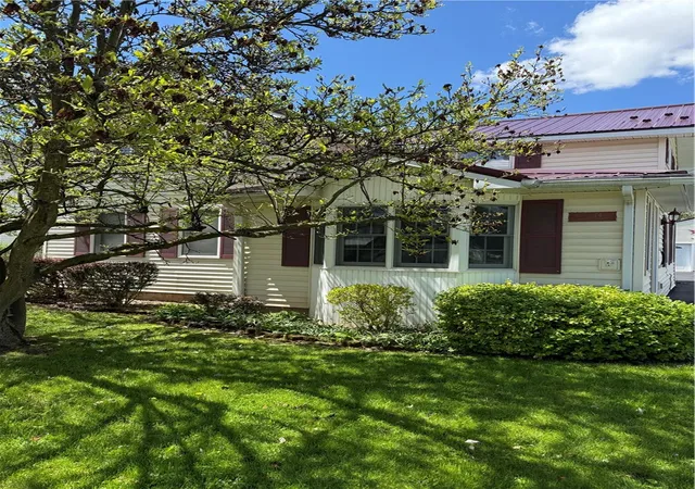 Homes for sale in Seneca Falls, NY | 74 Bridge St, Seneca Falls, NY 13148 | MLS# R1680897