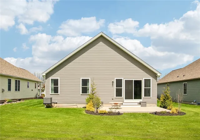 Homes for sale in Henrietta, NY | 65 Willowford Dr, Henrietta, NY 14467 | MLS# R1680778