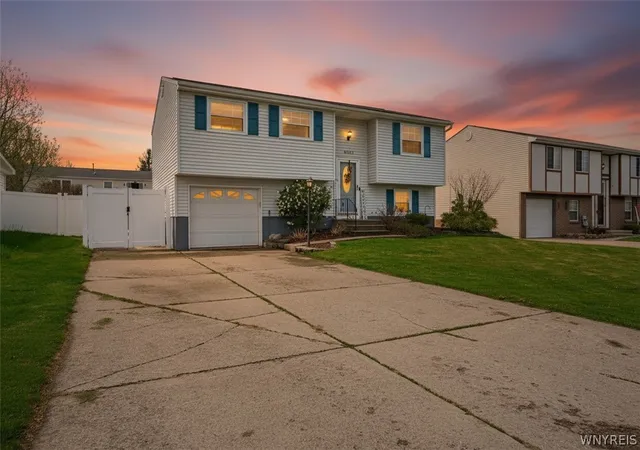 2nd image of 6932 Academy Ln, Lockport Town, NY 14094 | MLS# B1674422