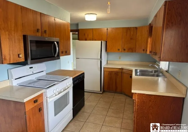 3rd image of 3579 Nutt Rd, Busti, NY 14701 | MLS# R1680967