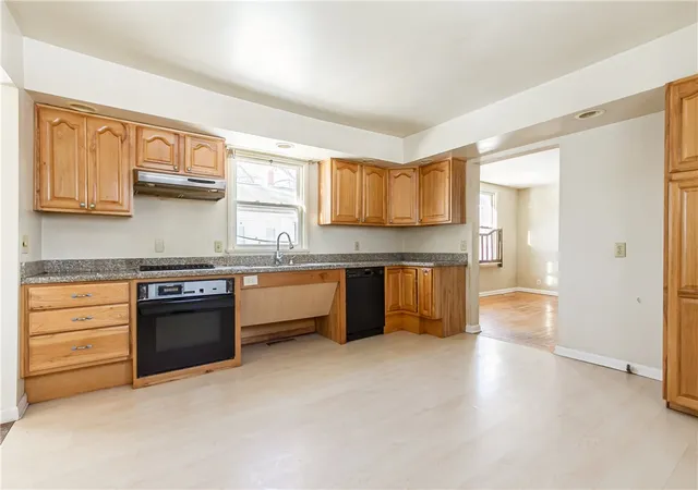 Homes for sale in Rochester, NY | 4 Sanford Pl, Rochester, NY 14620 | MLS# R1681057