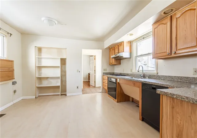 Homes for sale in Rochester, NY | 4 Sanford Pl, Rochester, NY 14620 | MLS# R1681057