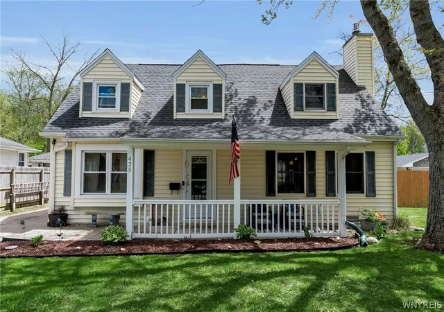 1st image of 425 North Ave, North Tonawanda, NY 14120 | MLS# B1680115