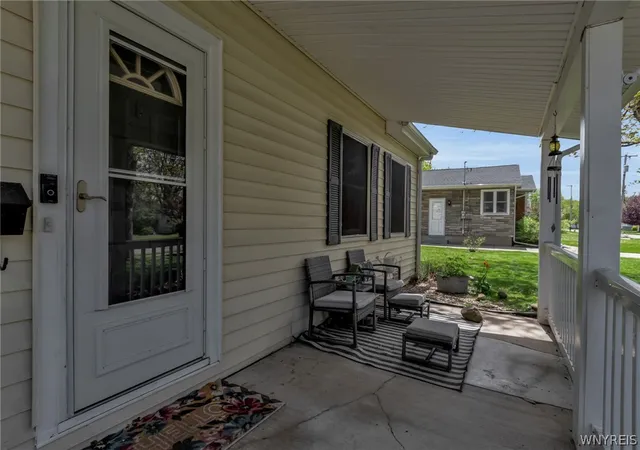 3rd image of 425 North Ave, North Tonawanda, NY 14120 | MLS# B1680115