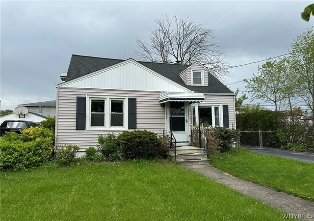 3rd image of 688 78Th St, Niagara Falls, NY 14304 | MLS# B1680968