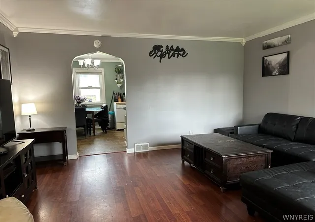 4th image of 688 78Th St, Niagara Falls, NY 14304 | MLS# B1680968