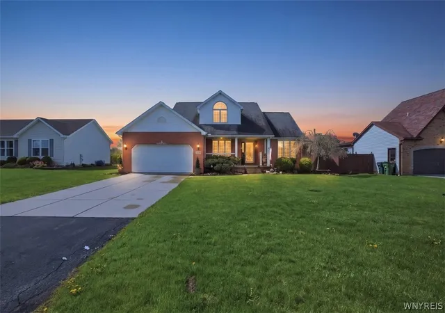 4th image of 2660 David Dr, Wheatfield, NY 14304 | MLS# B1680834