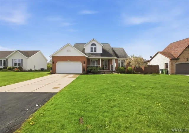 5th image of 2660 David Dr, Wheatfield, NY 14304 | MLS# B1680834