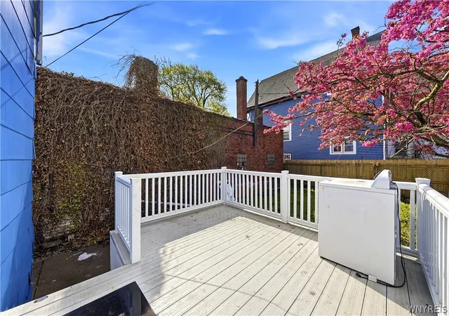 Listing Photo 2 - Condo for sale in building located at 375 Glenwood Ave, Buffalo, NY 14208 - Unit #