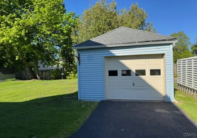 Homes for sale in Oneida, NY | 526 Broadway, Oneida, NY 13421 | MLS# S1677655