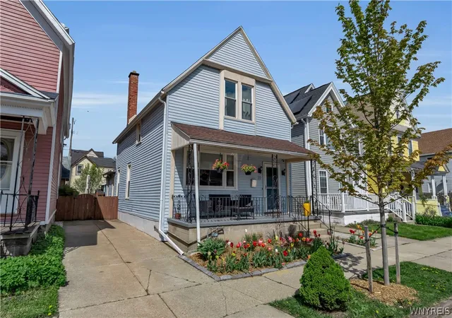 Homes for sale in Buffalo, NY | 22 S Putnam St, Buffalo, NY 14213 | MLS# B1681095
