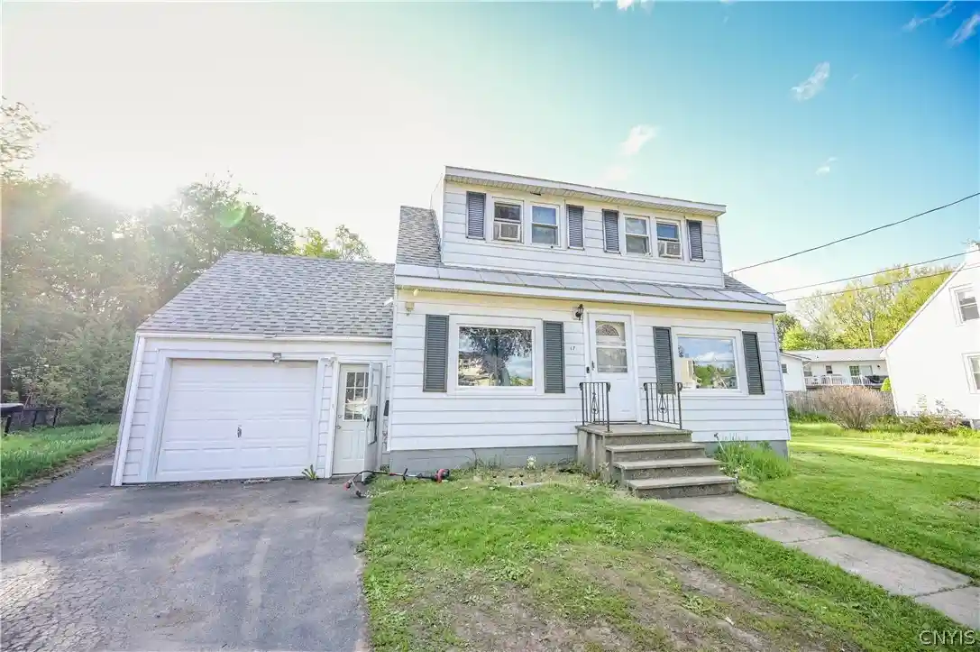Photo 1 of Single family home for sale at 17 Dunham Pl, Whitesboro, NY 13492 | MLS# S1679050 | Listing updated on 2026-08-30