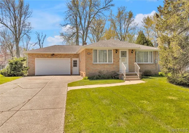 Homes for sale in Amherst, NY | 2204 N Forest Rd, Amherst, NY 14221 | MLS# B1675720