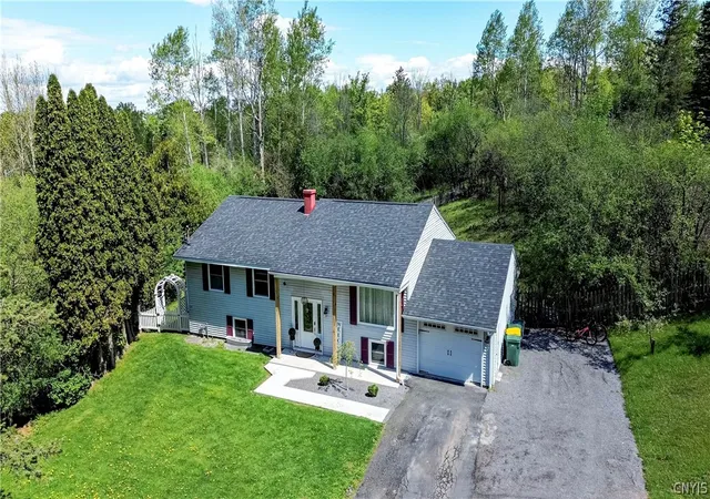 Homes for sale in New Hartford, NY | 9529 Chapman Rd, New Hartford, NY 13413 | MLS# S1681179