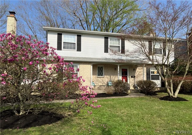 Homes for sale in Amherst, NY | 41 Kingswaye Dr, Amherst, NY 14221 | MLS# B1680573