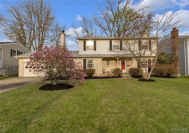 Homes for sale in Amherst, NY | 41 Kingswaye Dr, Amherst, NY 14221 | MLS# B1680573