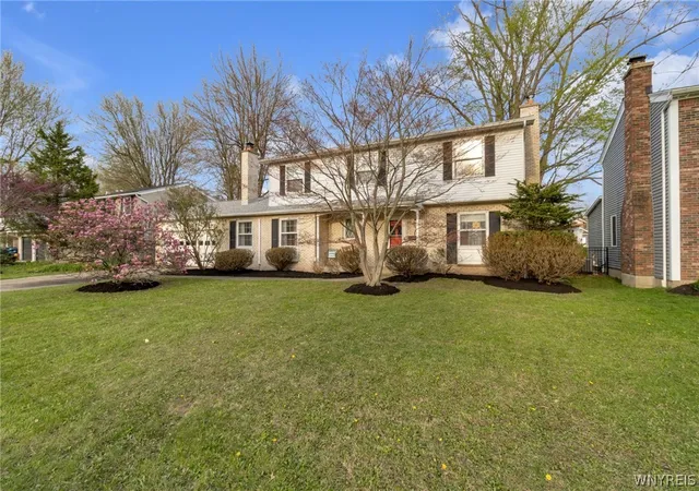 Homes for sale in Amherst, NY | 41 Kingswaye Dr, Amherst, NY 14221 | MLS# B1680573
