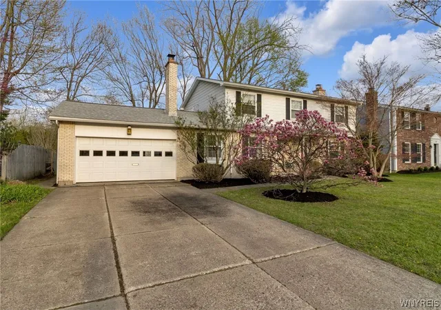 Homes for sale in Amherst, NY | 41 Kingswaye Dr, Amherst, NY 14221 | MLS# B1680573